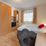 Xl Apartman *